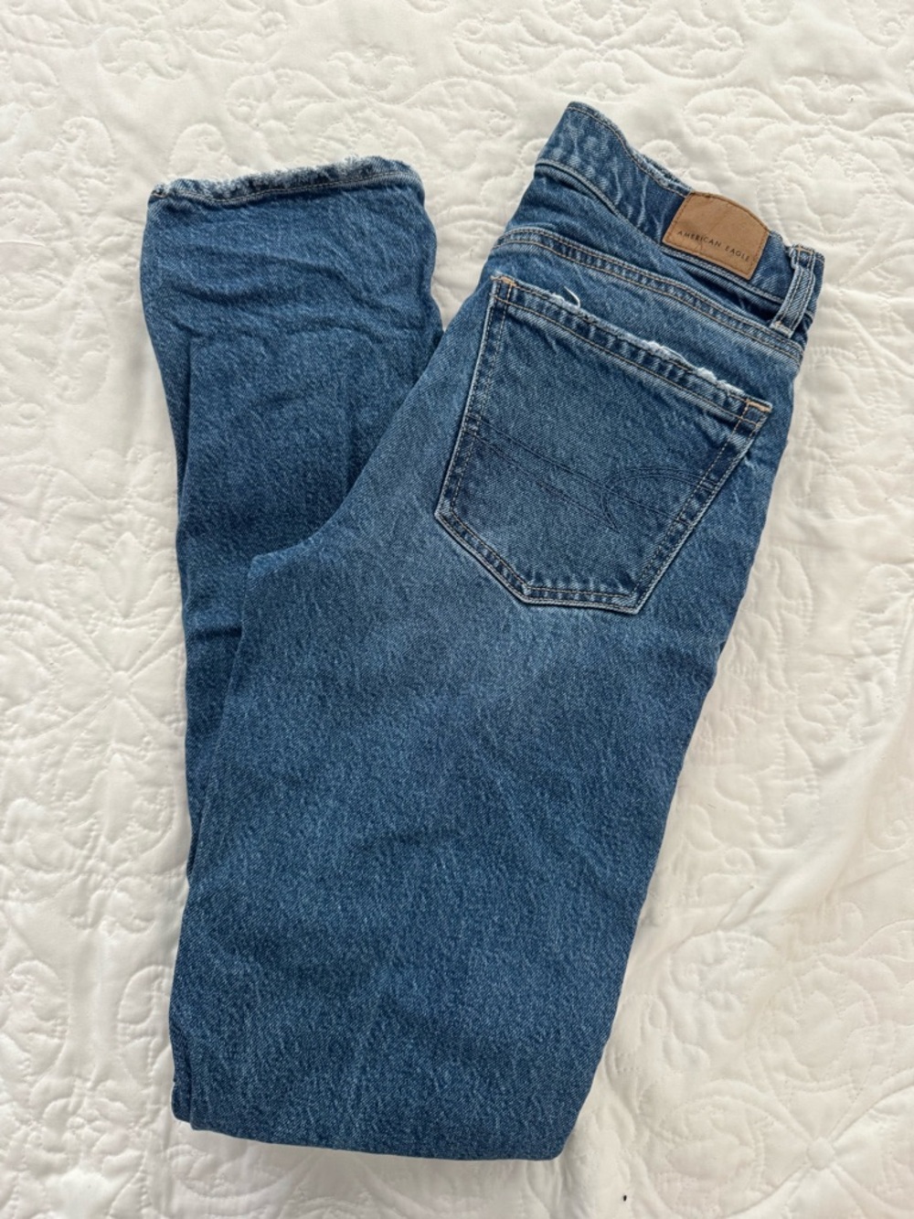 Classic women’s Blue Denim Jeans - Straight Fit